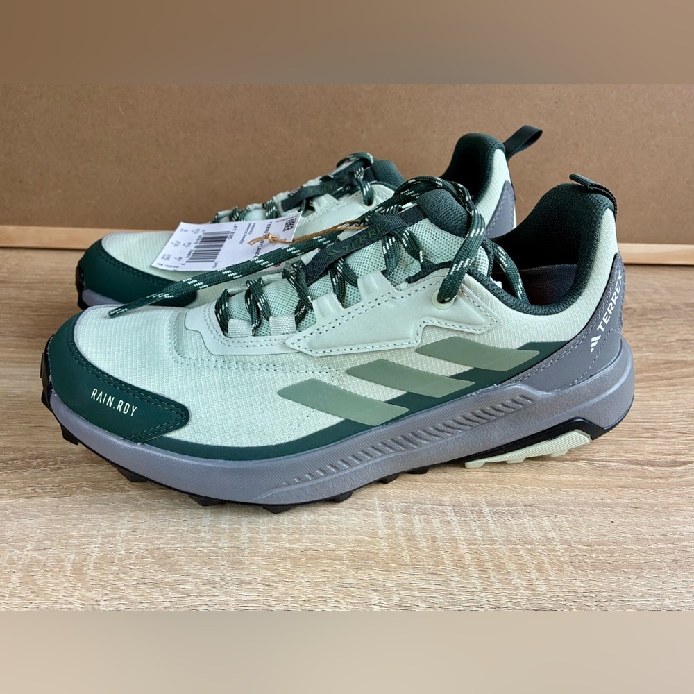 NWT Adidas Water-Resistant Hiking Shoes Women 8